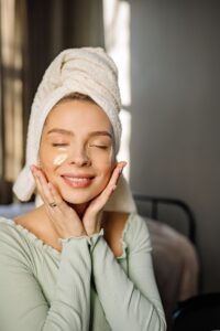 how to get glowing skin naturally.